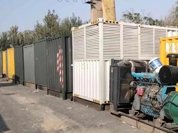 秦安200KW柴油发电机机组每小时油耗是多少？